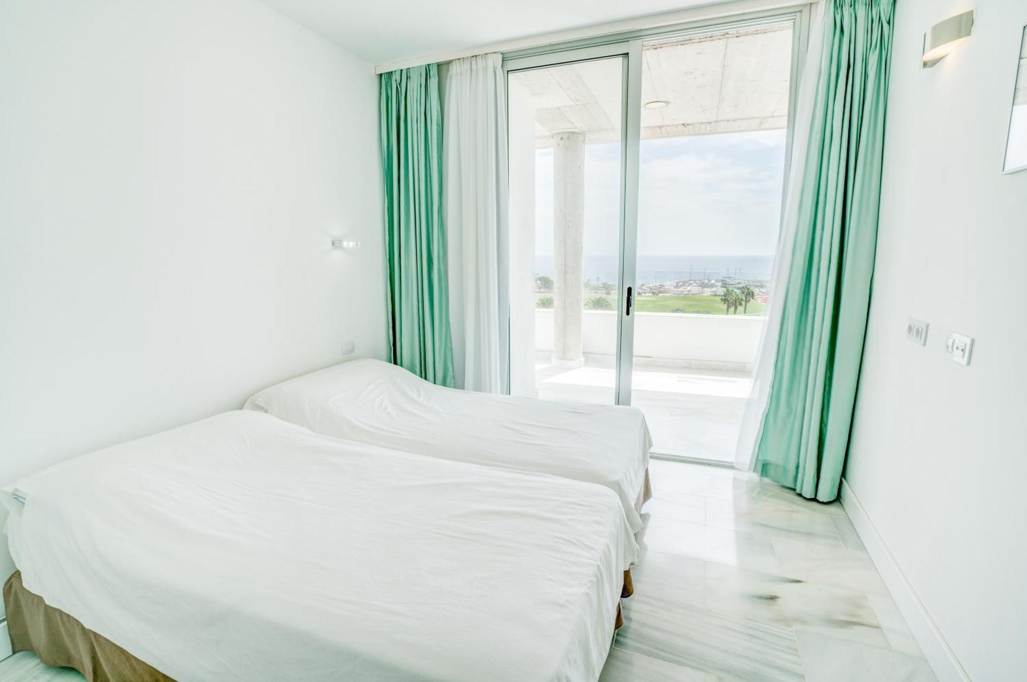 Amarilla Golf Villas-Lovely Complex-Amazing View サンミゲル・デ・アボナ エクステリア 写真